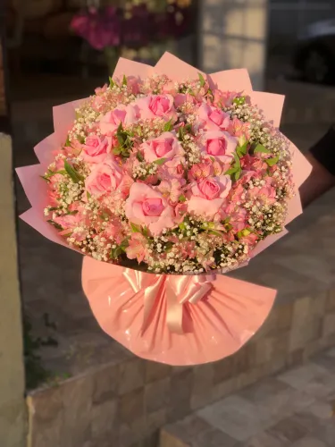 Buquê de Flores Romântico 