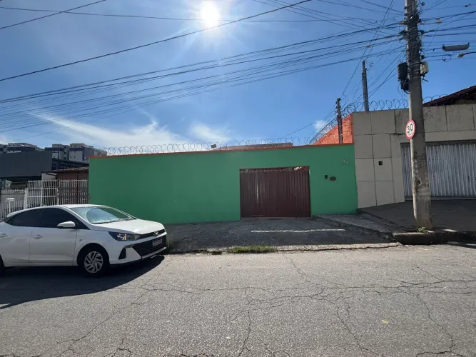 Casa - Filadélfia - Betim - MG