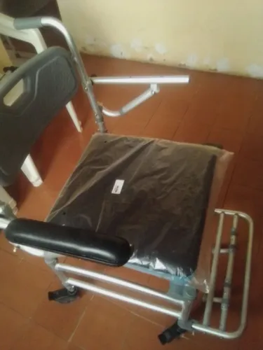 Cadeira de banho de alumínio
