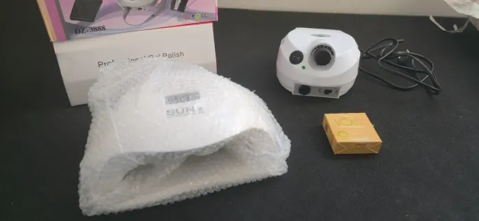 Lixadeira e Cabine para Unha de Gel