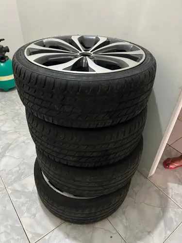 Vendo jogo de roda 20 furacão 5x114 