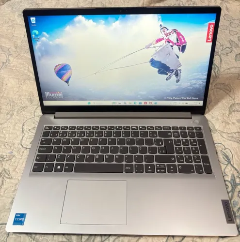 ? Notebook Lenovo IdeaPad 1 i3-1215U 12ª Geração, 8GB RAM DDR4, SSD 256GB