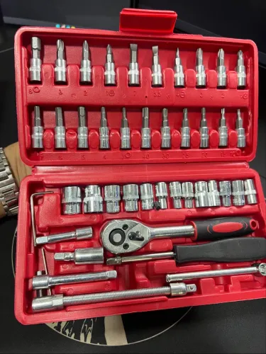 KIT FERRAMENTA 46 PEÇAS COM CHAVE CATRACA 