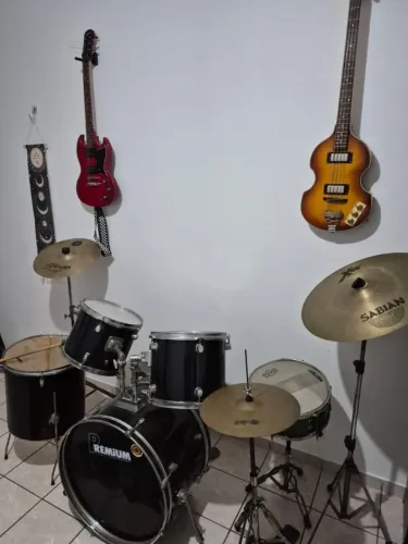 Kit Completo de Bateria Premium + Pratos Sabian, Zildjian e Stagg