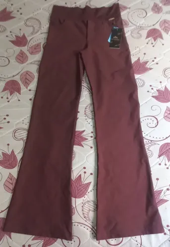 Calça Ma Chérie Modela e Performar o Corpo.