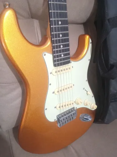 Guitarra Tagima Golden - Conservada e com Som de Qualidade