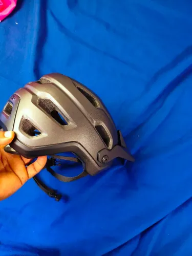 Capacete Giro source