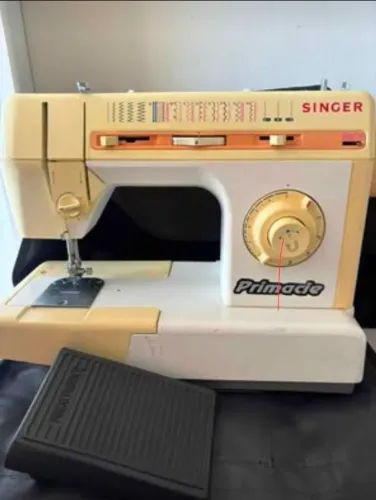 Maquina de Costura Singer Primacie