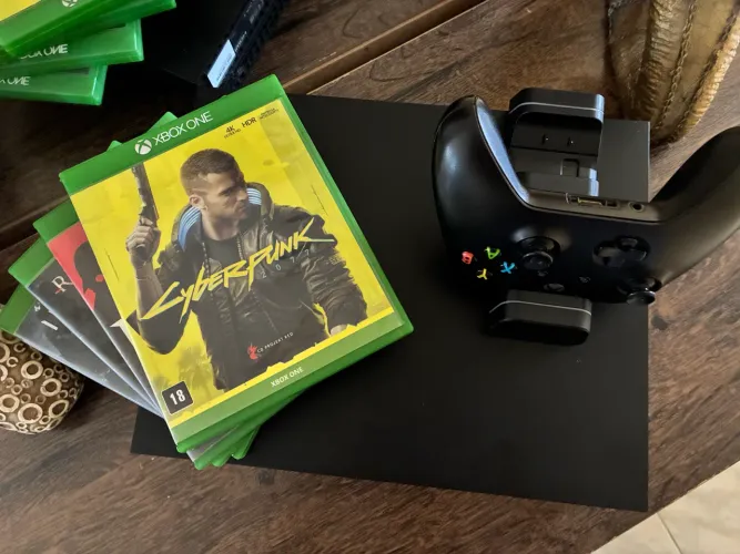 Xbox One X 1T + 4 Jogos