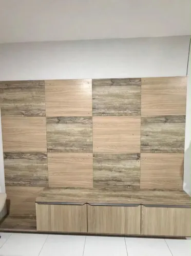 Home com painel 