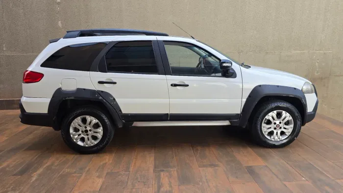 Fiat Palio Weekend Adventure Locker 1.8 Flex 2010