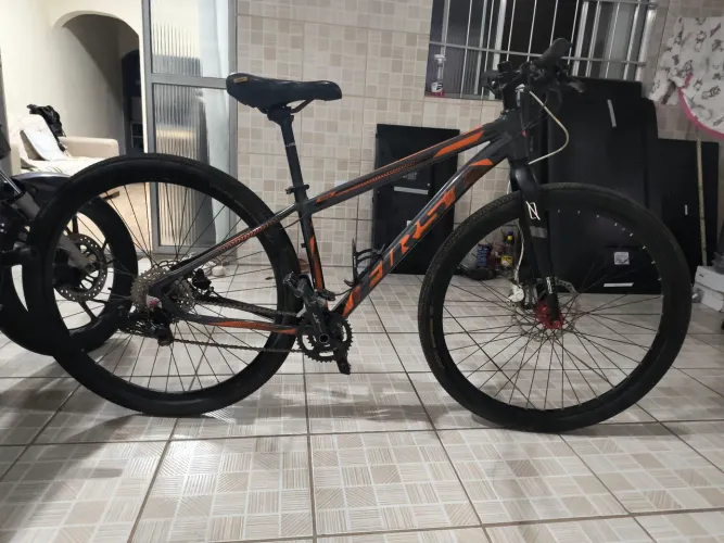 Bicicleta First Shelby aro 29 Valor negociável