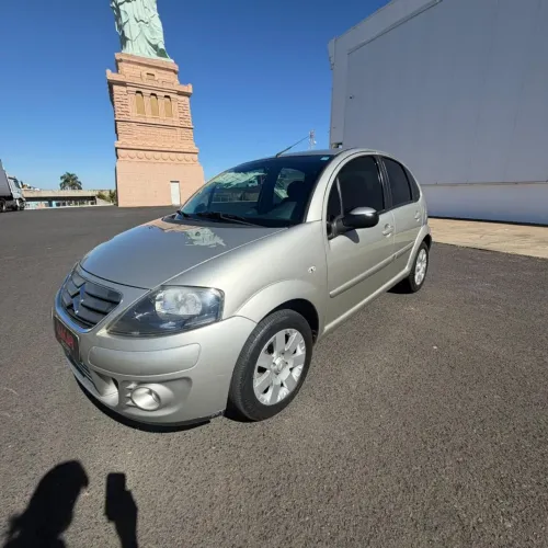 Citroen C3 GLX 1.4/ GLX Sonora 1.4 Flex 8V 5P 2012