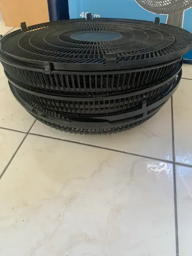 Tenho tv monitor e ventilador pra vender pra retirar peças ou consertar pra revender 