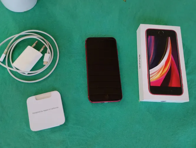 iPhone SE 64gb Red
