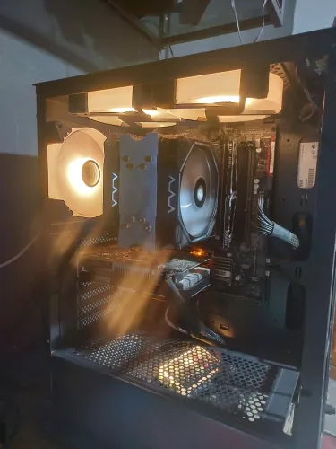 PC gamer ryzen 5 3400g, 16gb de ram