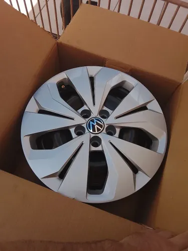 Rodas com calotas tcross 