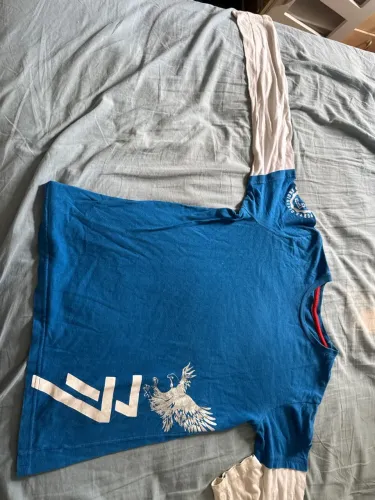 Camiseta manga longa TAM 10 azul e branca