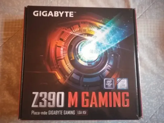 Placa-Mãe Gigabyte Z390 M Gaming LGA 1151 (COM DEFEITO / RETIRADA DE COMPONENTES)