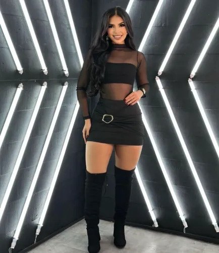Saia short couro