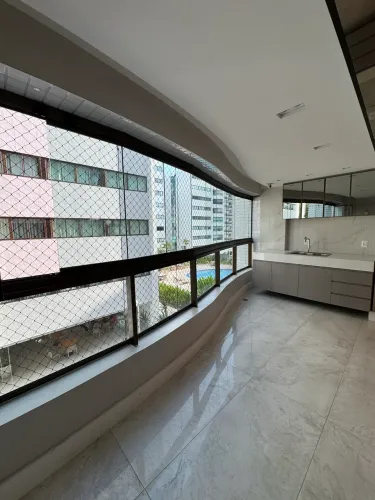 Apartamento com 4 suítes/bairro de apipucos