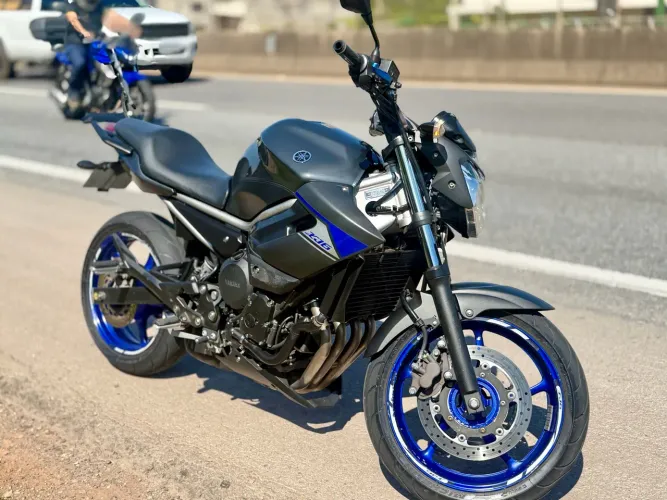 XJ6 muito conservada