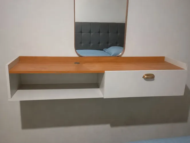Penteadeira suspensa