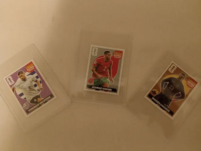 3 extra stickers, Valverde lilás, Hakimi prata e Moisés Caicedo bronze