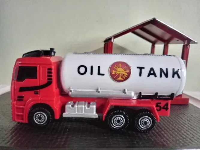 MINIATURA CAMINHÃO MAN TGS FIRE TRUCK OIL TANK 54 - ESCALA 1/75 - 76