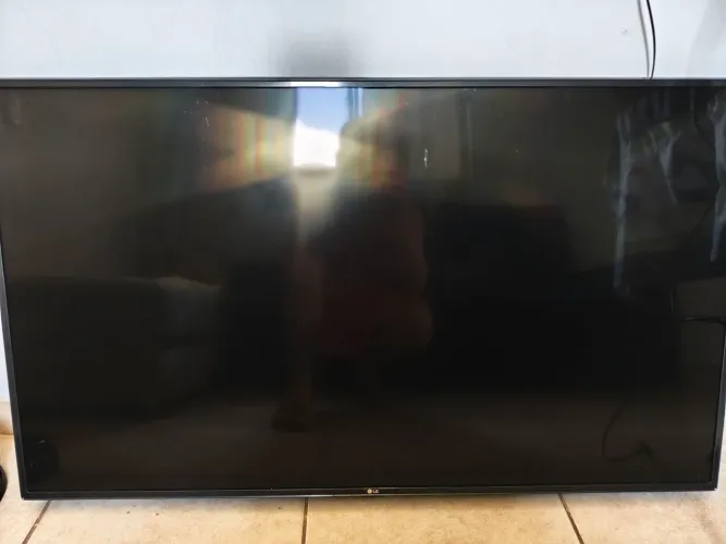 TV LG 49 Polegadas (Para retirada de peças) 