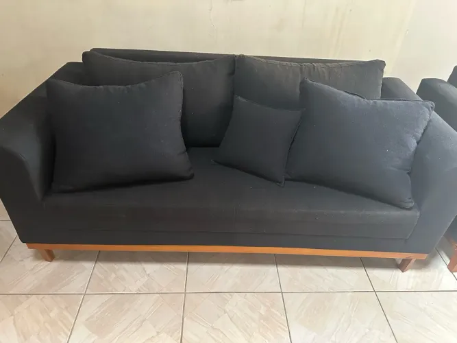 Sofá preto + 2 poltronas