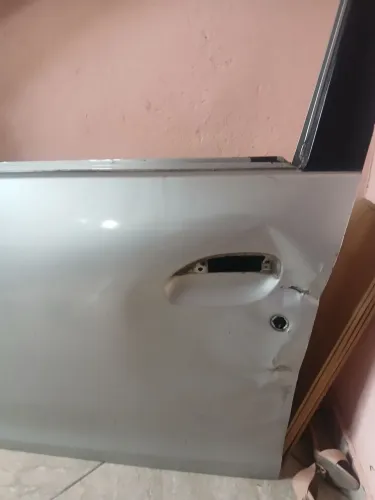 Porta do sandero 2016 dianteiro,lado do motorista. 