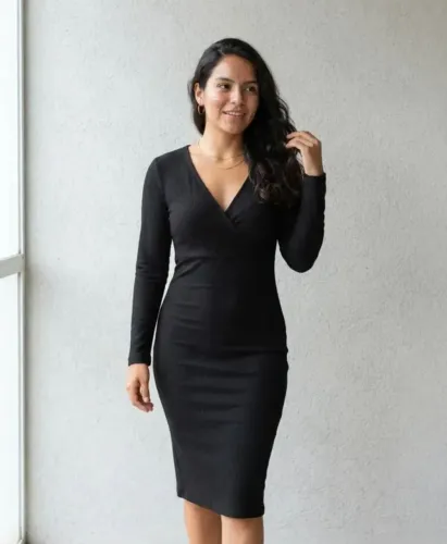 vestido canelado preto manga longa. Tamanho M
