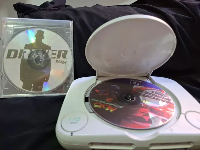PS1 Slim + 2 Jogos (sem controle/memory card)