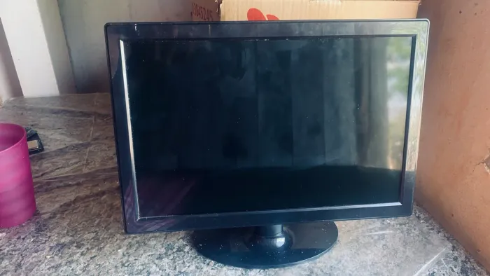 Monitor 19" Funcionando Perfeitamente + Suporte ? Tela Sem Defeitos
