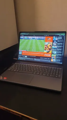 Notebook Lenovo Ryzen 7 7735HS - 8 RAM - 512GB SSD - Placa de Vídeo 680M