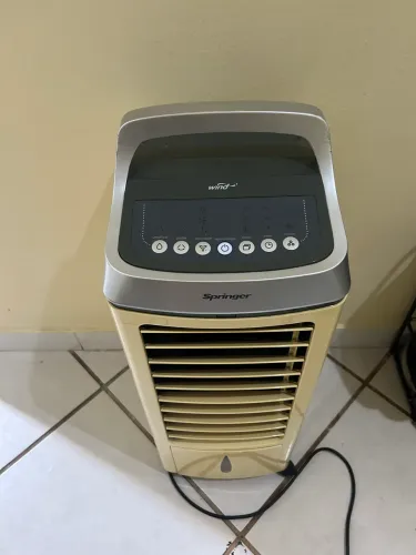 Climatizador 3 em 1. Perfeito estado gelando muito