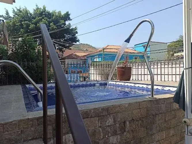 Casa para Venda em Niterói, Fonseca, 4 dormitórios, 3 suítes, 5 banheiros, 2 vagas