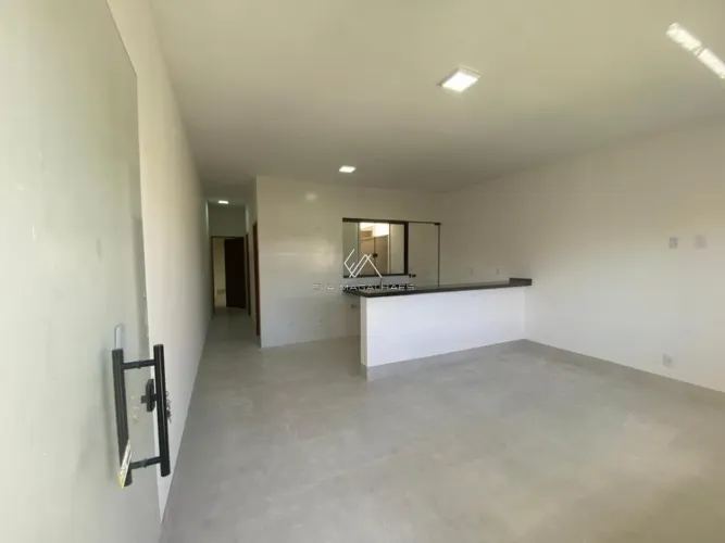 Casa à venda em Goiânia, Residencial Elizene Santana, com 2 quartos, com 67 m²