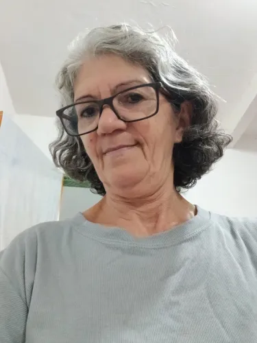 Eu Trabalho. Diarista limpo  tmb  cozinho 
