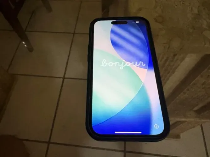 iPhone 15 - 128 Giga - R$ 2.800