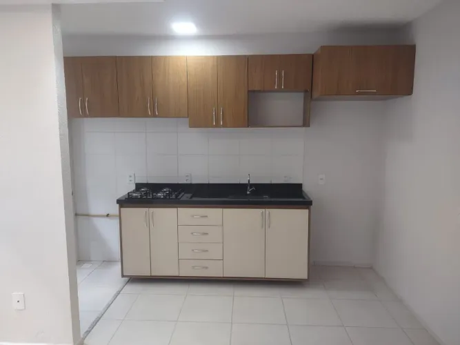 ALUGO / APARTAMENTO no CONQUISTA TOPÁZIO / SEMIMOBILIADO, ANDAR BAIXO /