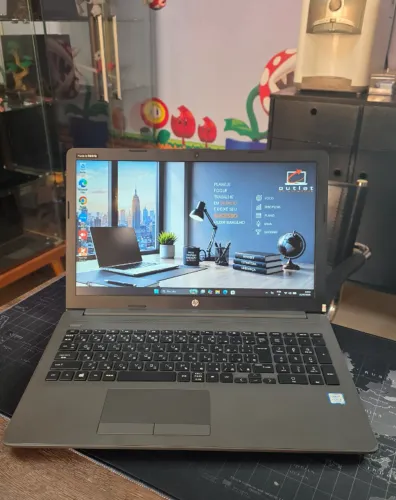 Notebook HP 250 G7 i5 8a Geração 8GB SSD 256GB 15,6? DVD Teclado Japonês Windows 11 Pro