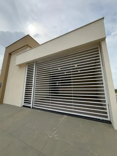 *LINDA CASA BOUGANVILLE*, AUGUSTO MONTENEGRO