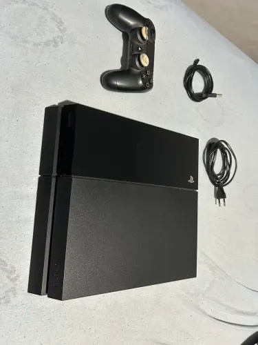 Vendo ps4 pelo valor de R$1.000,00