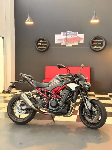 Kawasaki Z900 
