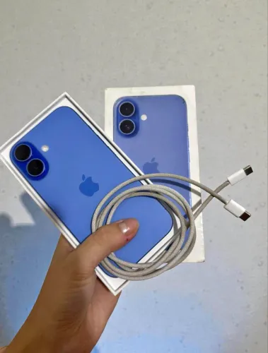 iPhone 16 