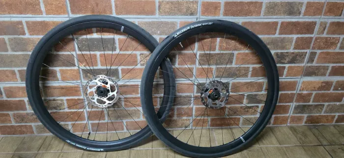 Jogo de rodas Swift tubeless para speed NOVAS.