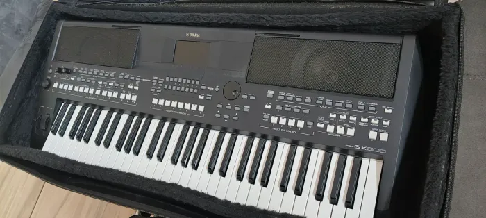 Teclado arranjador Yamaha SX600