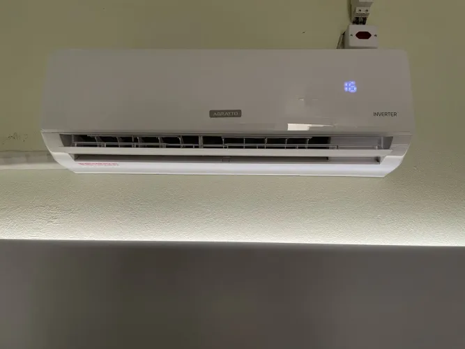 Ar-Condicionado Agratto Inverter 12.000 BTUs 220V - 10 meses de uso